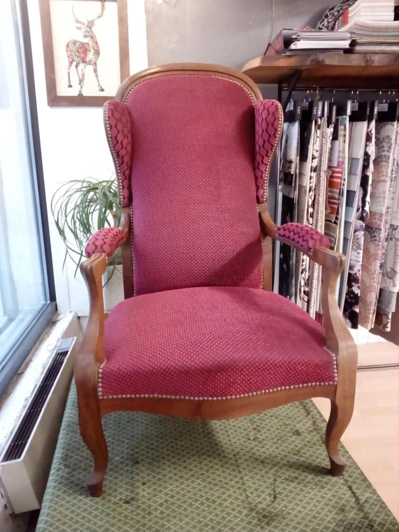 fauteuil voltaire tapissier décorateur Millau Au Petit Crin
