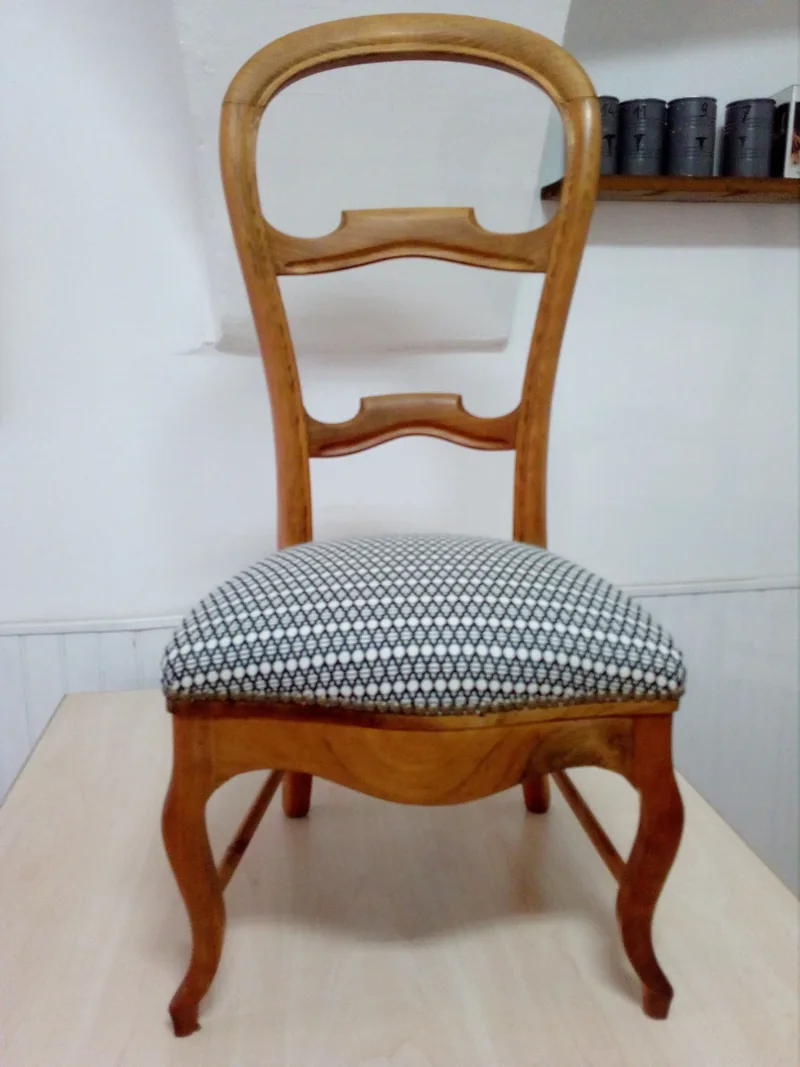chaise Louis Philippe tapissier décorateur Millau Au Petit Crin,