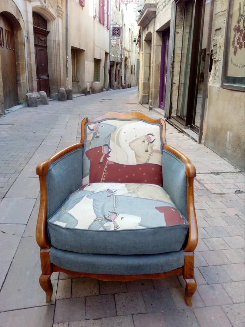 fauteuil bergère tapissier décorateur Millau Au Petit Crin